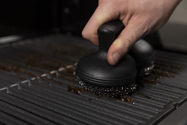 Grillpro Scrubber Brush With Dual SS Scrubbing Pad Grillpro Scrubber Brush With Dual SS Scrubbing Pad